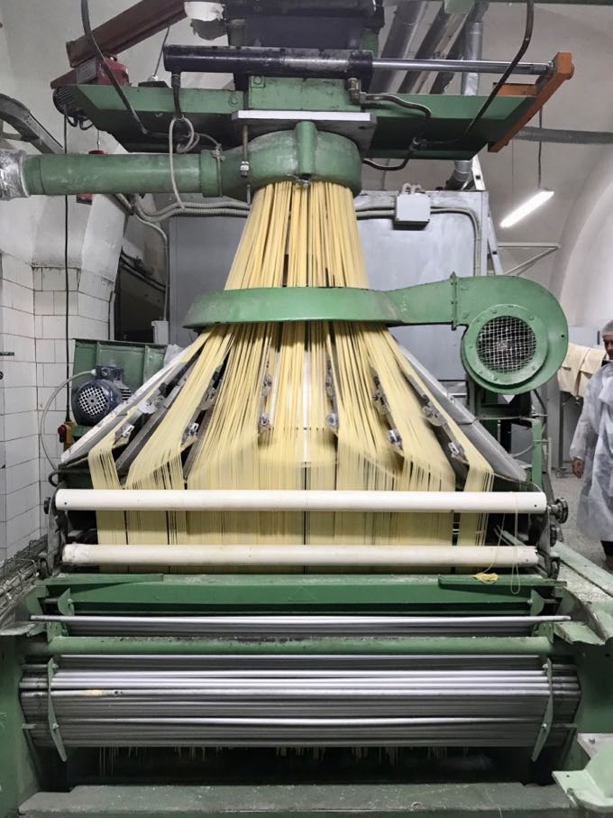 making pasta in gragnano