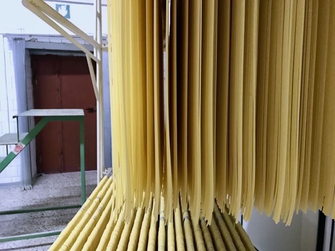 making pasta in gragnano