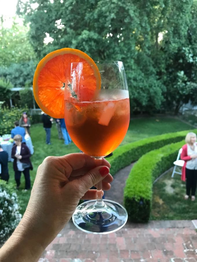 There's a Reason You're Drinking So Much Aperol Spritz - The New York Times